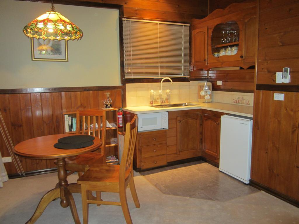 Willowlake Cottages Howqua Экстерьер фото