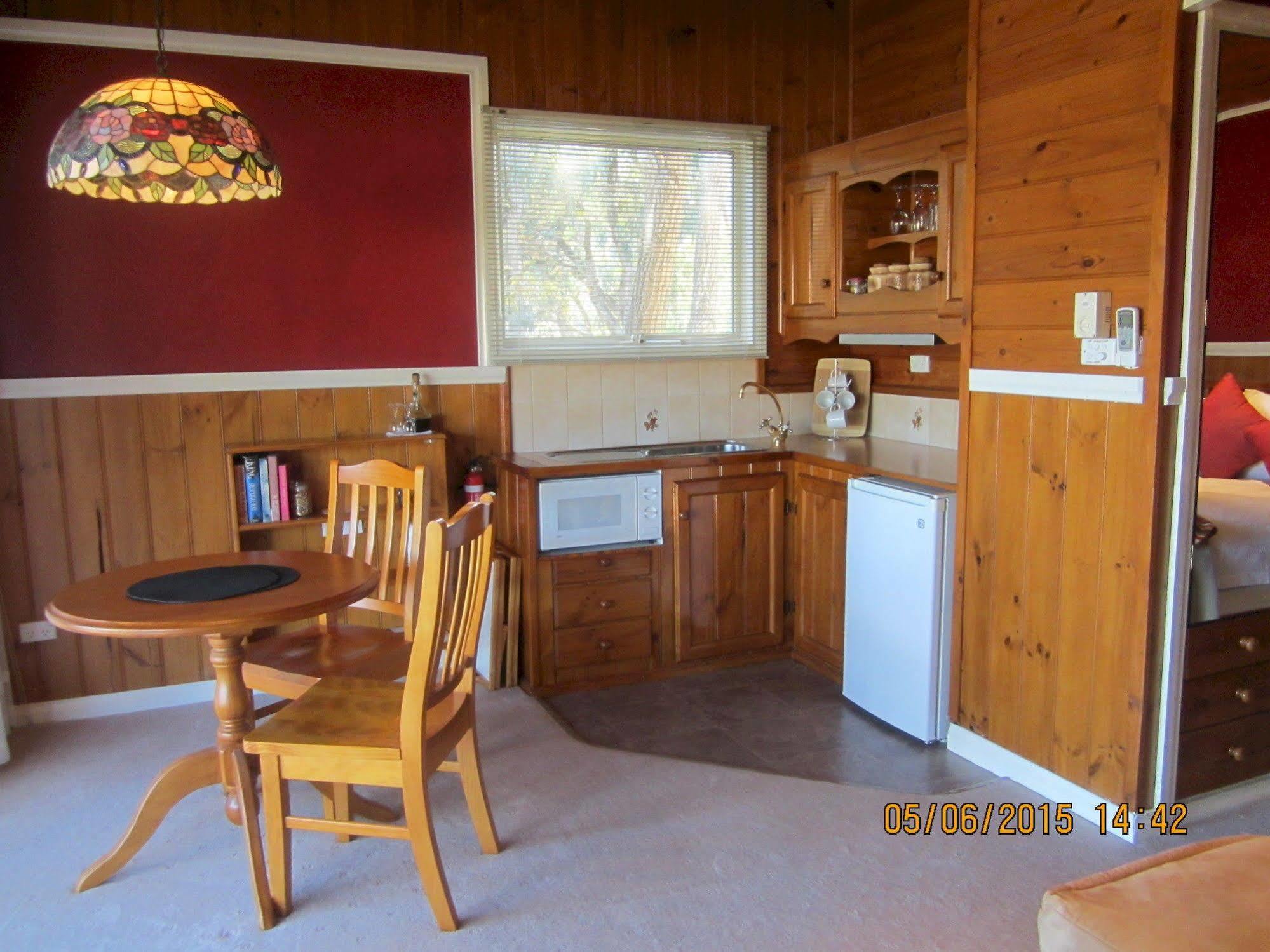 Willowlake Cottages Howqua Экстерьер фото