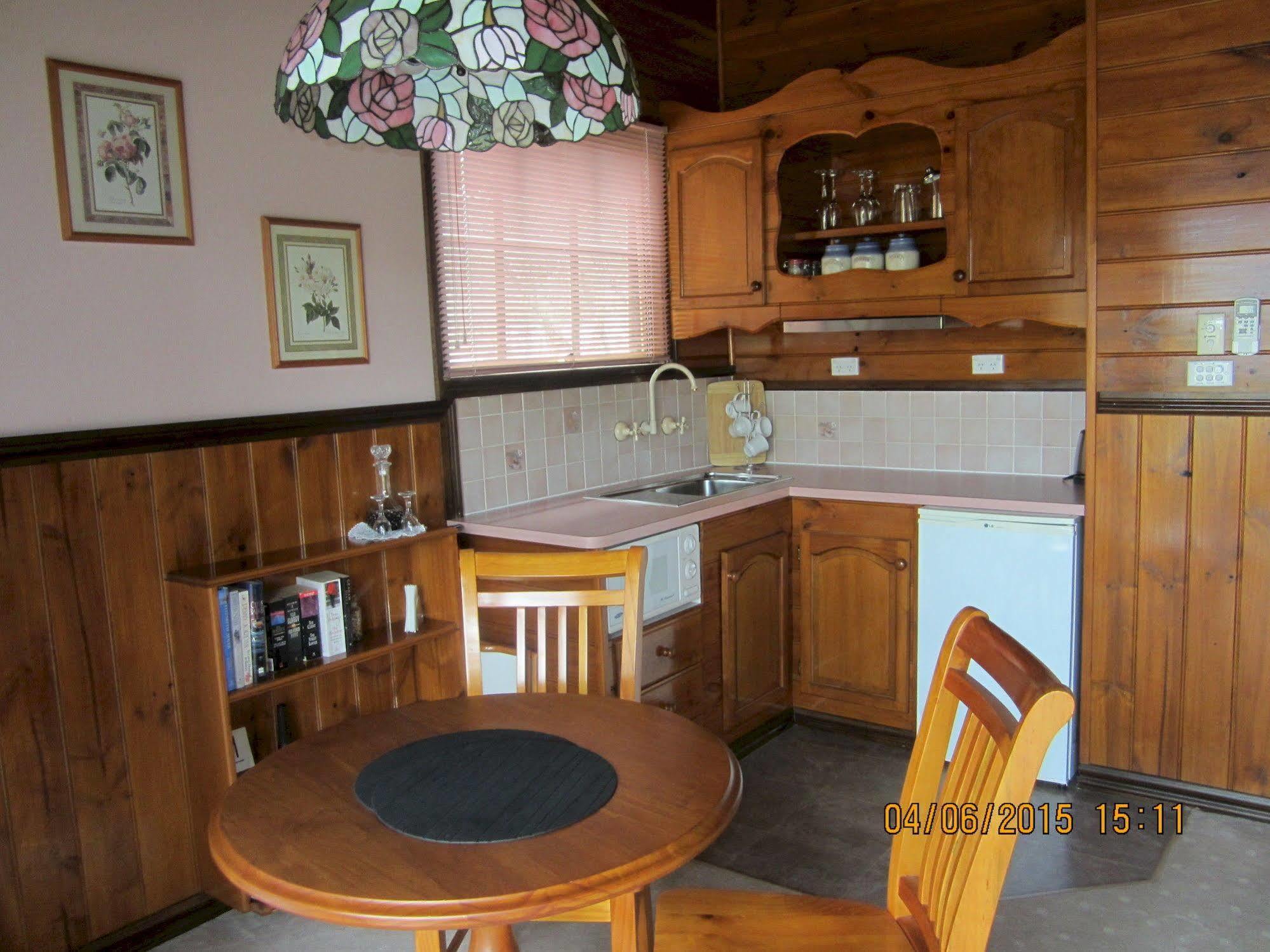 Willowlake Cottages Howqua Экстерьер фото